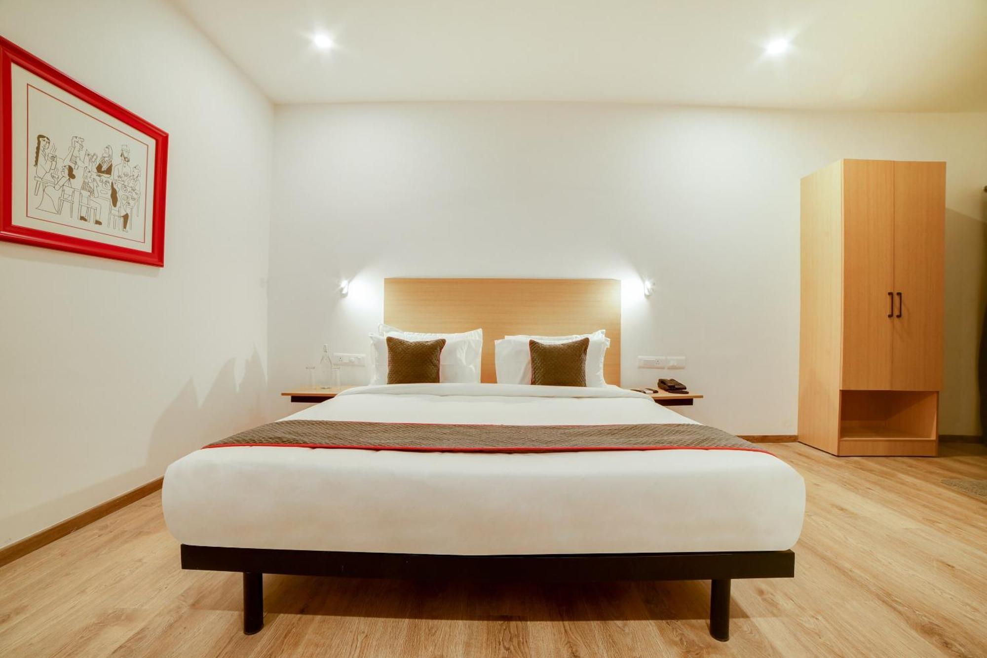 Super Townhouse Hosur Main Road Bommanahalli Near Gopalan Innovation Mall Бангалор Екстериор снимка