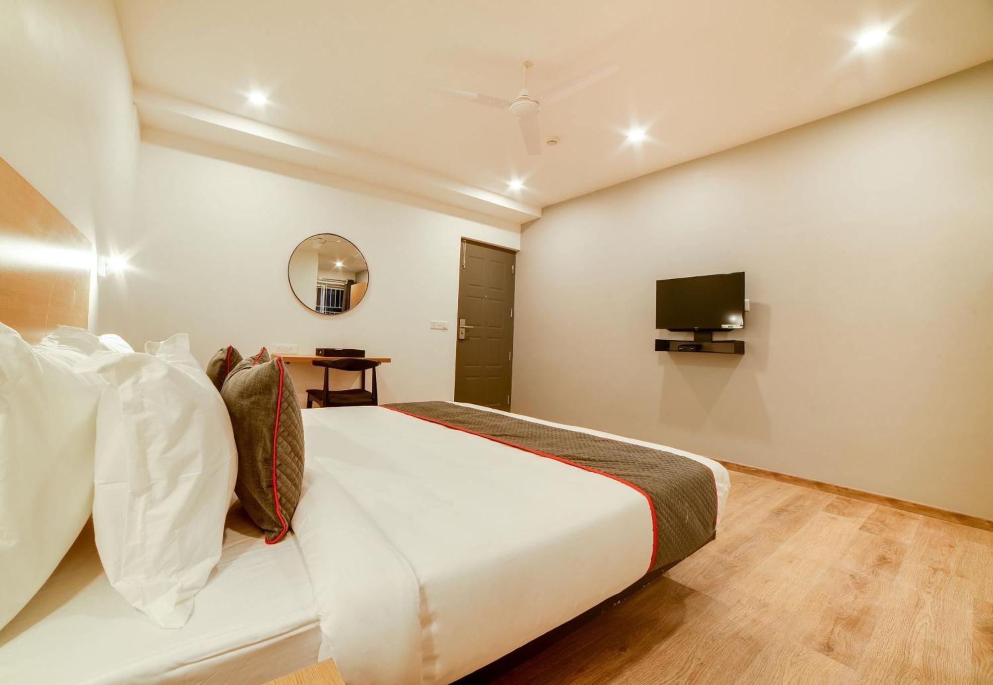 Super Townhouse Hosur Main Road Bommanahalli Near Gopalan Innovation Mall Бангалор Екстериор снимка